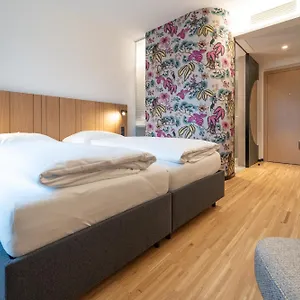 https://amadeo-hotel-schaffenrath.saalbachhinterglemmhotels.com